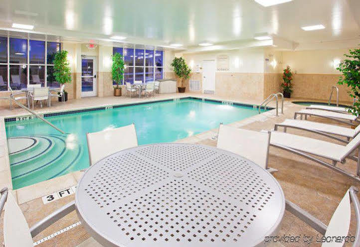 Holiday Inn Express Hotel & Suites Auburn Hills By Ihg Exterior foto